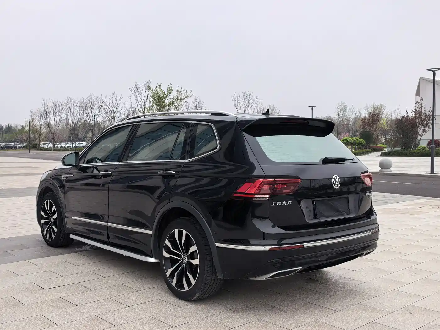 Volkswagen Tiguan L 2020 330TSI Auto 2WD R-Line Flagship China VI фото 6