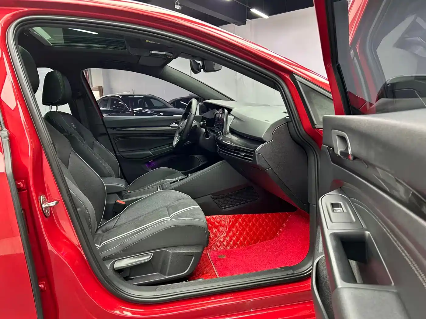 Volkswagen Golf 2021 280TSI DSG R-Line фото 21