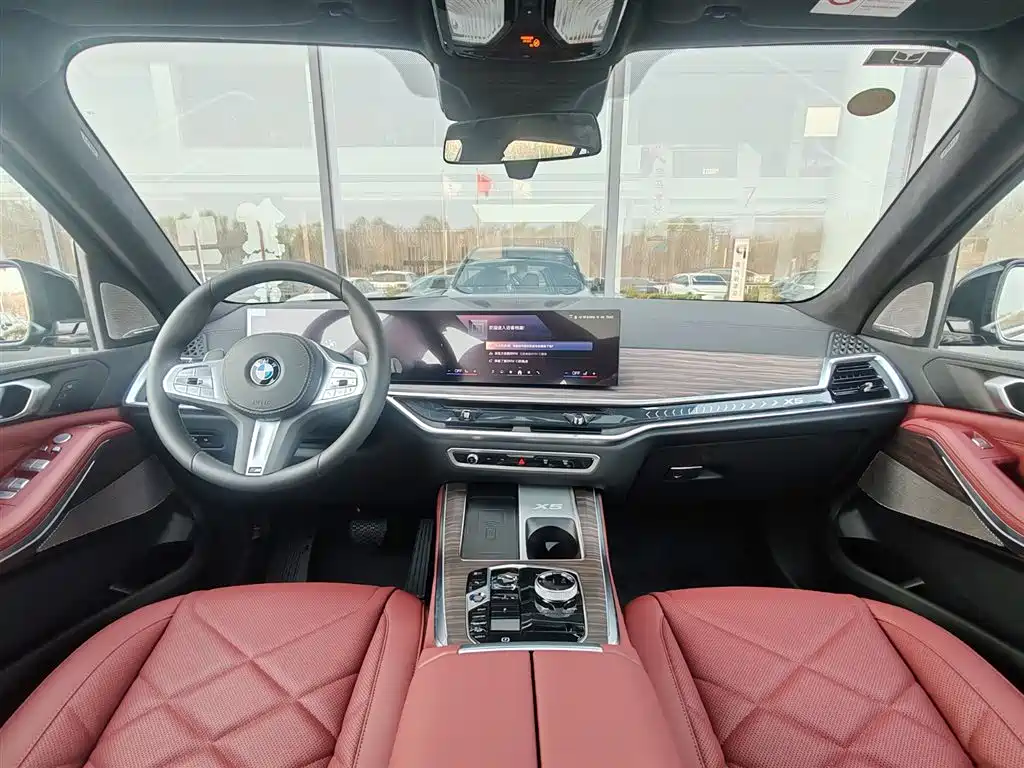 BMW X5 2025 Model xDrive 40Li Exclusive M Sport Blackout Package фото 7