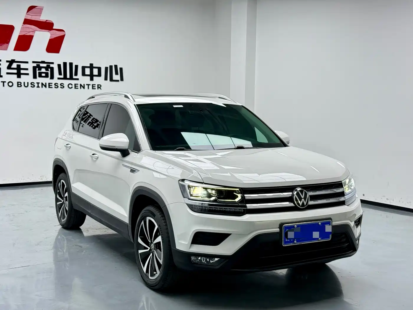 Volkswagen Tharu 2022 280TSI FWD Luxury Edition фото 3