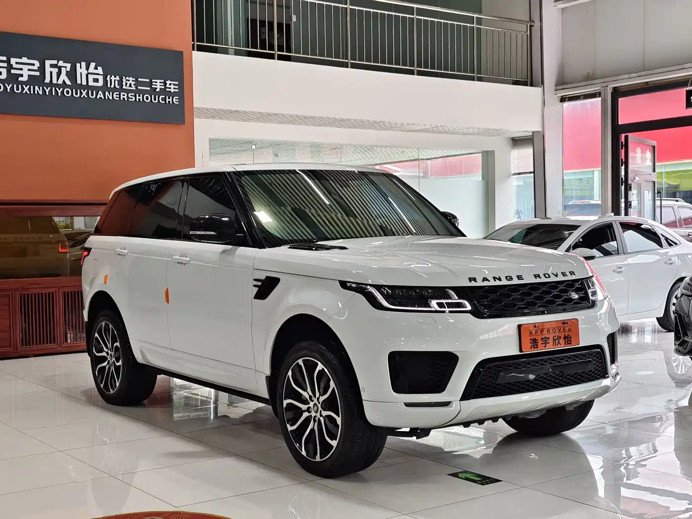 Land Rover Range Rover Sport 2022 3.0 L6 Gloss Black Edition фото 3