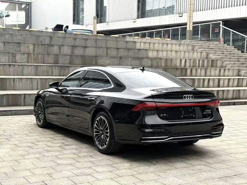 Audi A7L 2025 Model Year 45 TFSI Luxury фото 9