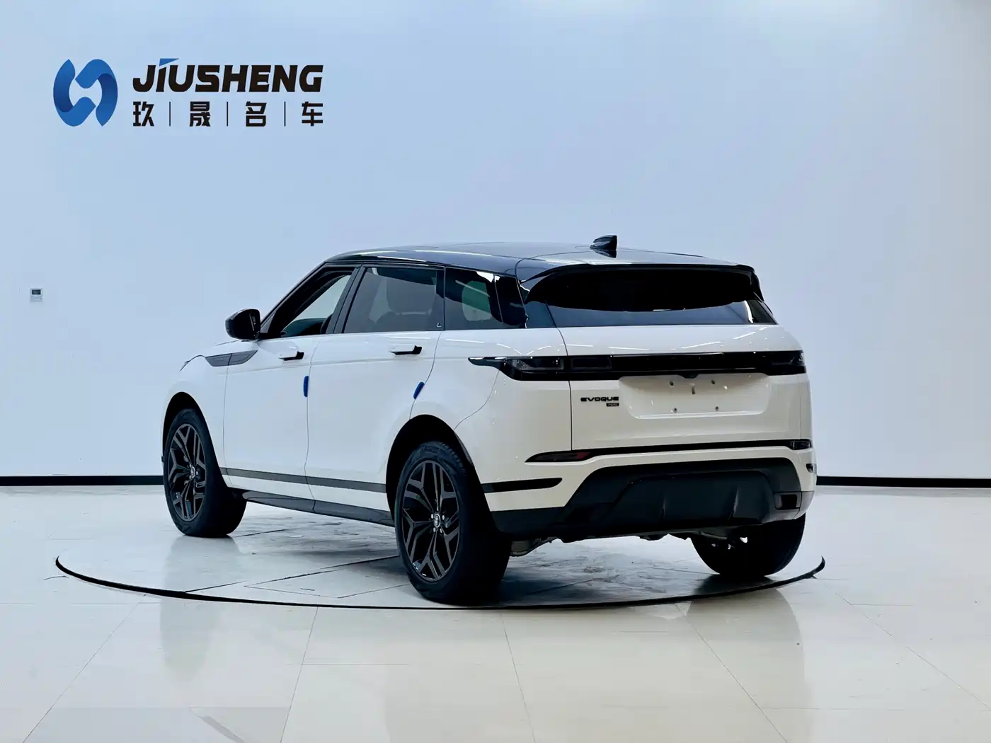 Land Rover Range Rover Evoque 2023 Range Rover Evoque L 249PS Luxury Edition фото 3