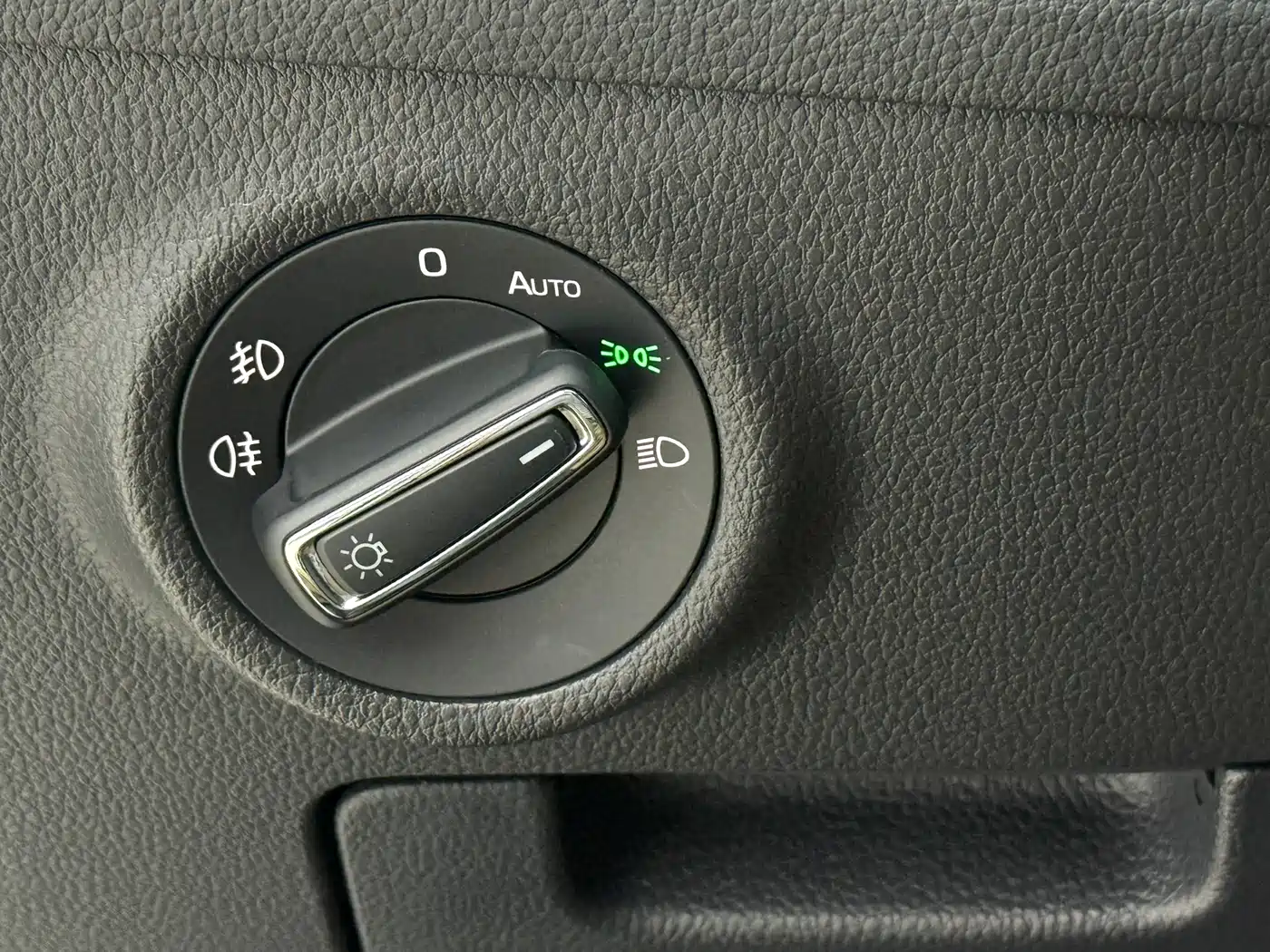 Škoda Superb 2023 TSI280 DSG Premium Edition фото 18