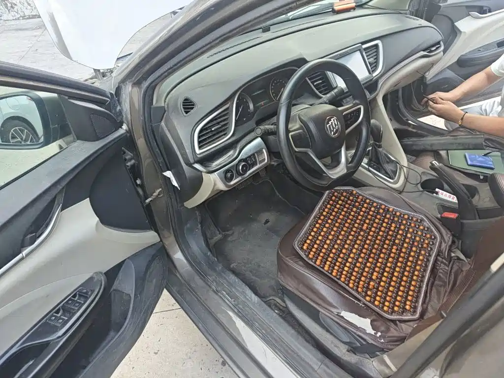 Фото 14 - Buick Excelle