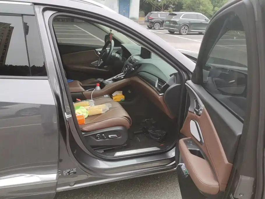Фото 8 - Acura RDX