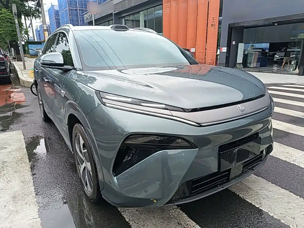 Фото 4 - BYD Tang L