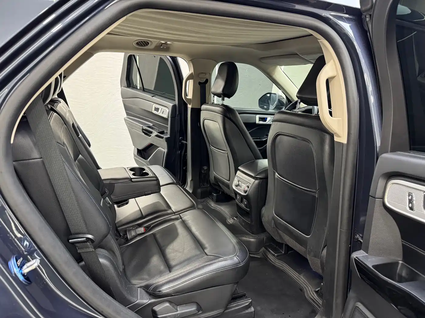 Ford Explorer 2020 EcoBoost 285 AWD Titanium Edition 7-Seater фото 24