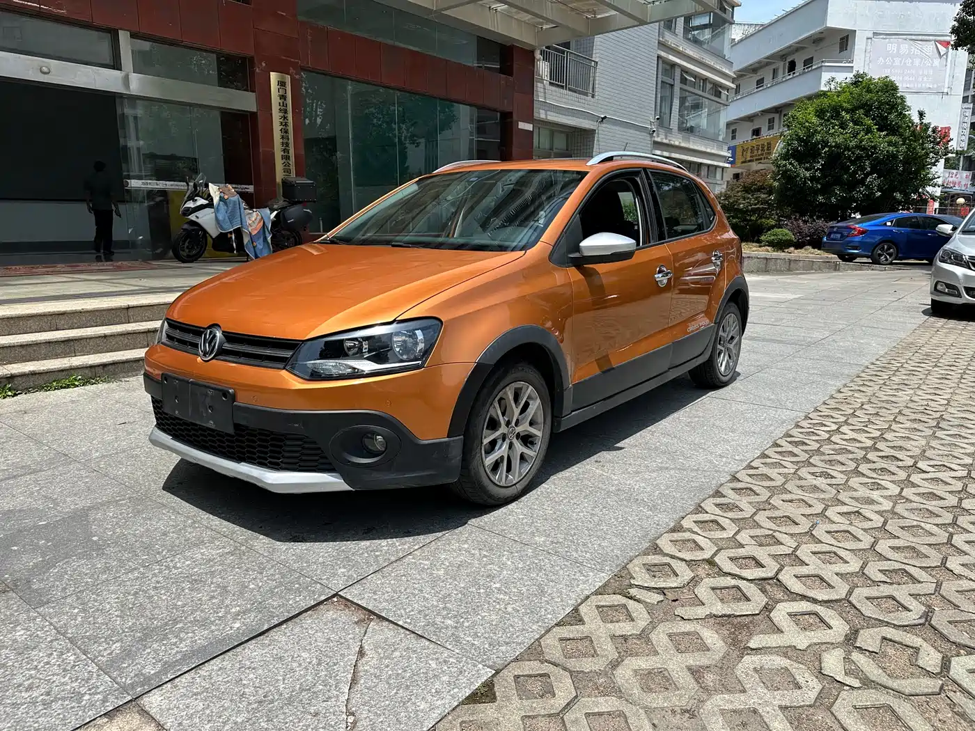 Volkswagen Polo 2014 1.6L Cross Polo Automatic фото 3