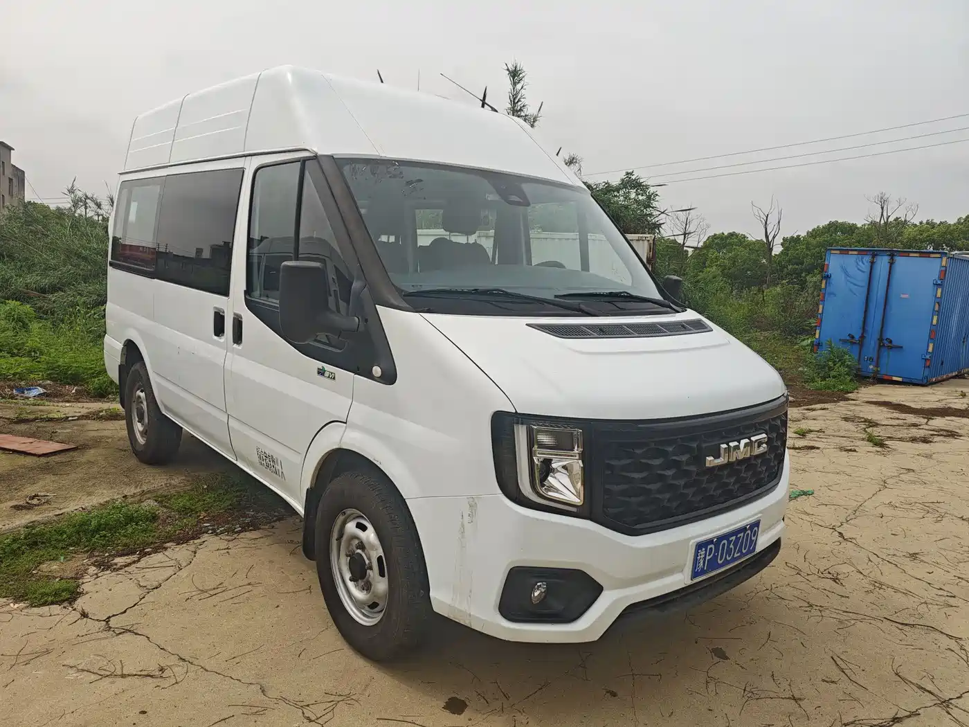 Jiangling JMC Fushun 2025 2025 Model 2.0T 6MT Diesel Short Wheelbase Medium Roof Commercial MPV 5/6 Seats