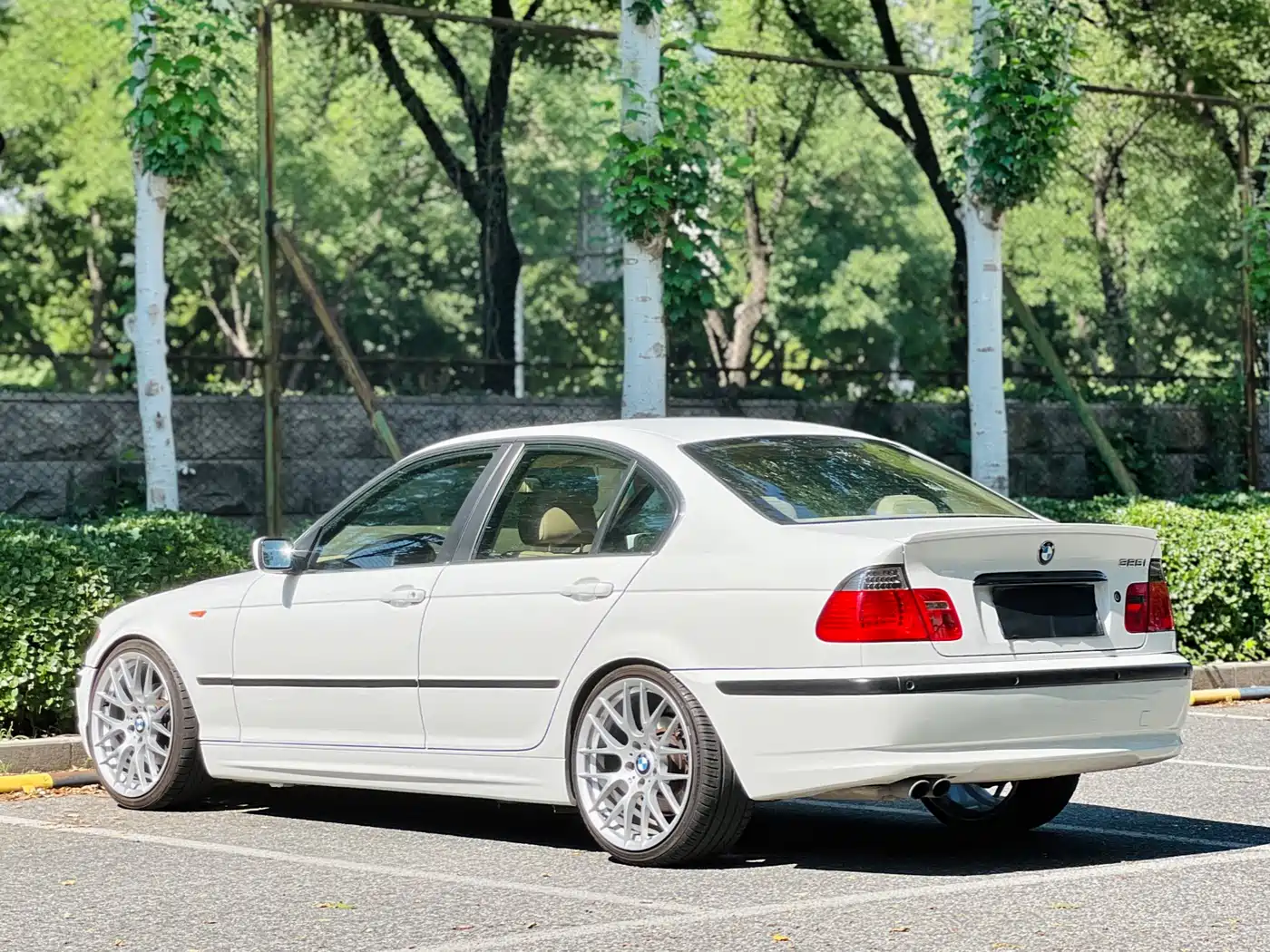 BMW 3 Series 2003 2004 325i