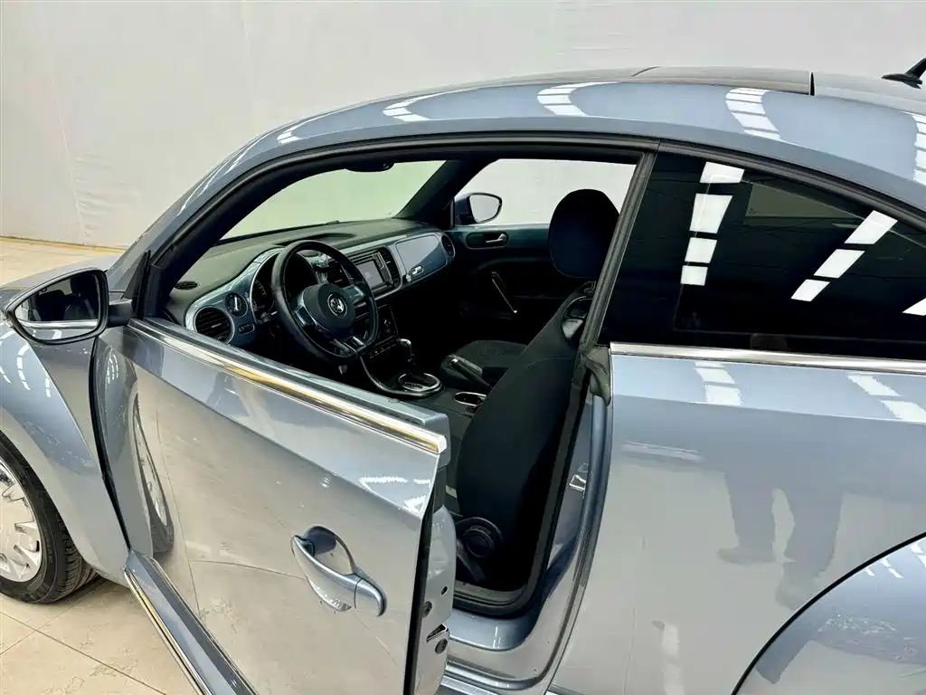 Volkswagen Beetle 2019 180TSI Classic Edition фото 7