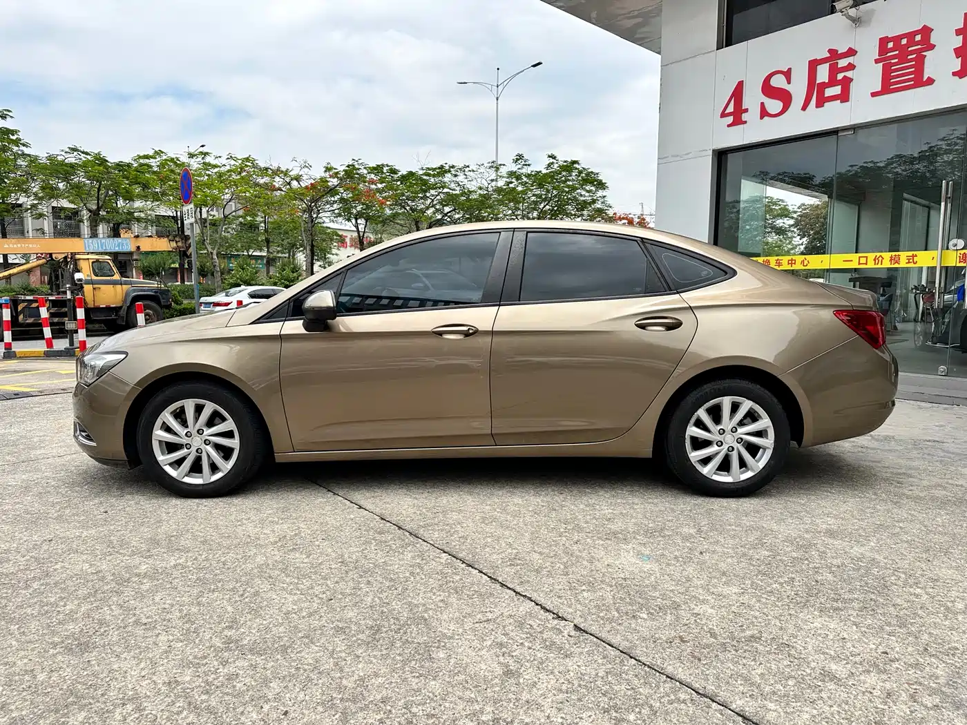 Buick Verano 2017 Sedan 15S Automatic Leading фото 7