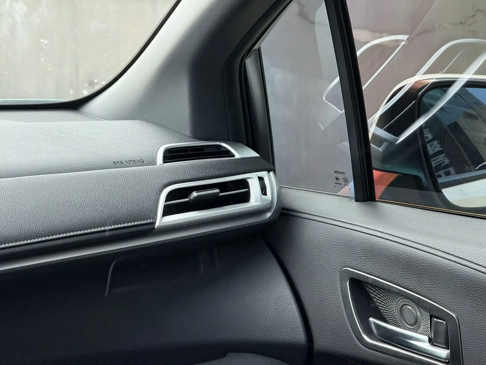 صورة 14 - Toyota Sienna