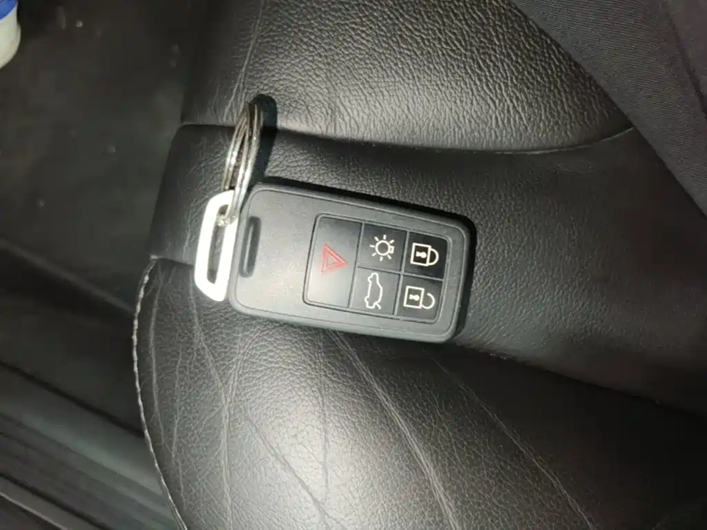 صورة 9 - Volvo V40