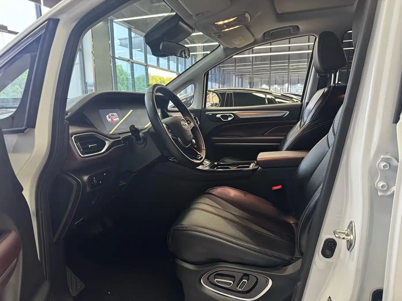 GAC Trumpchi Trumpchi M6 2023 PRO 270T DCT Luxury Edition фото 4