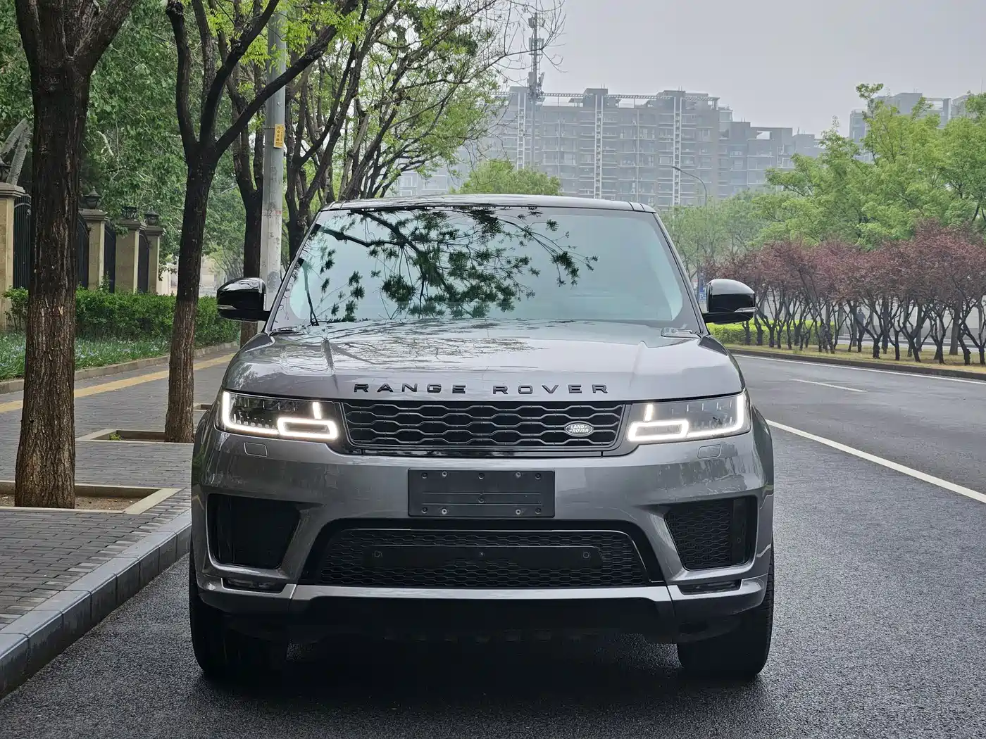 Land Rover Range Rover Sport 2021 3.0 L6 Gloss Black Edition фото 4