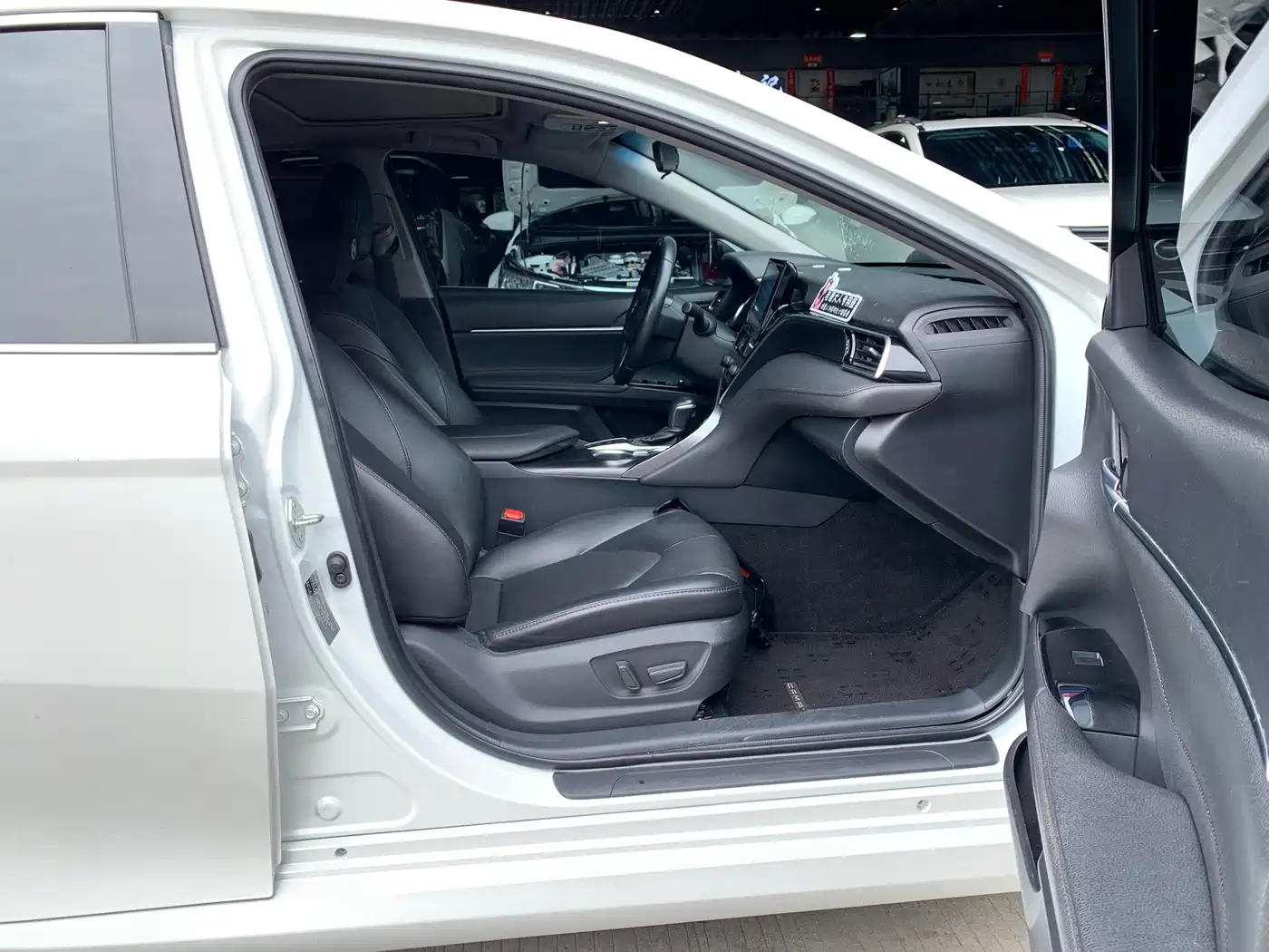 Toyota Camry 2022 2.0GVP Leading Edition фото 9