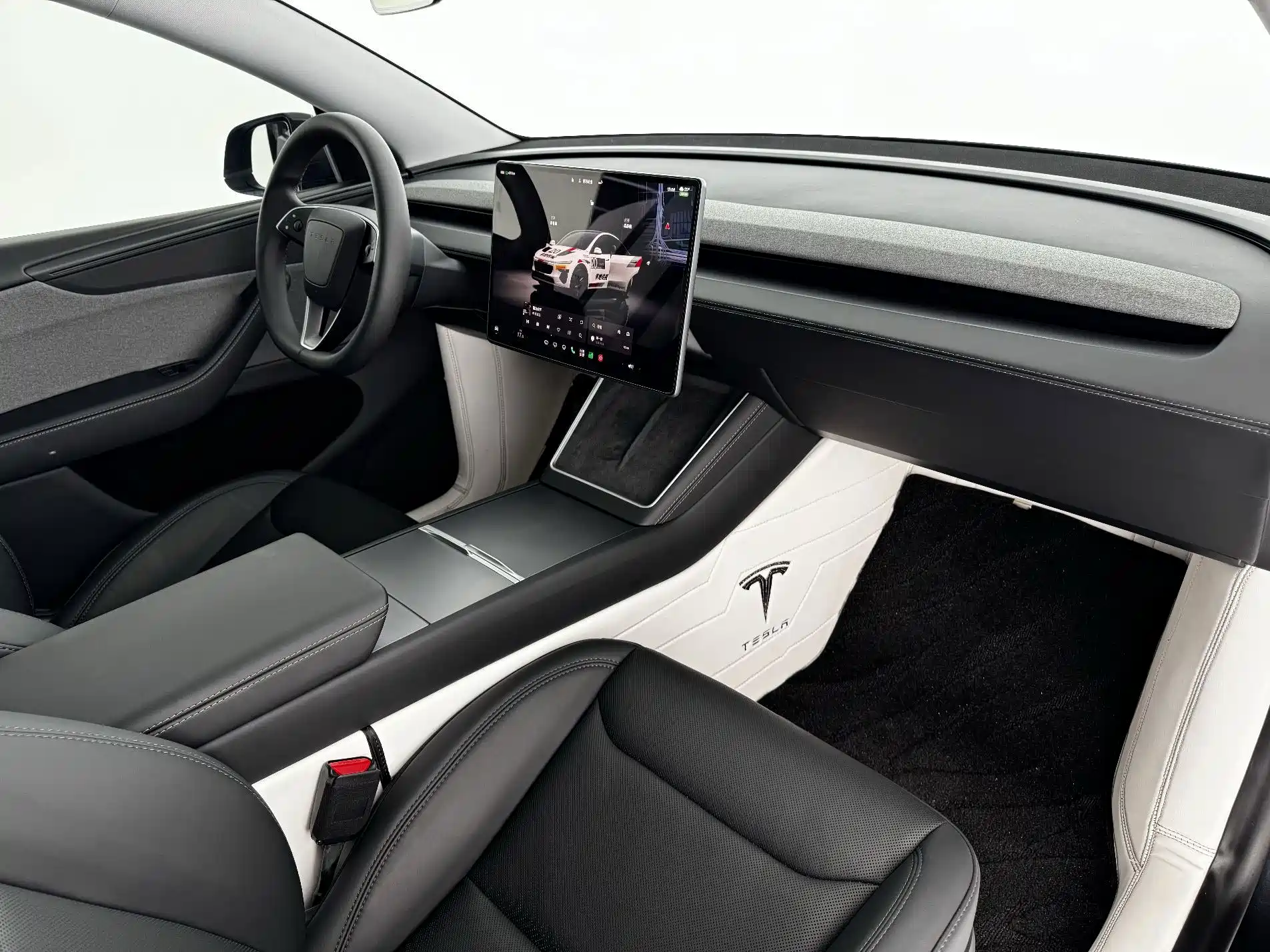 Photo 10 - Tesla Model Y