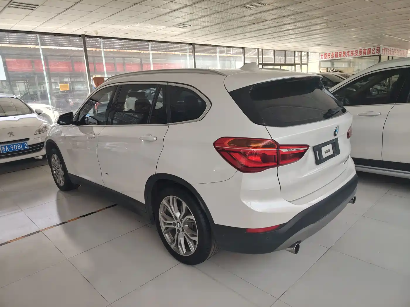 BMW X1 2019 sDrive20Li Leading Model фото 4