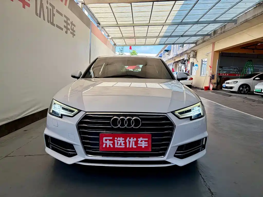 Photo 2 - Audi A4L