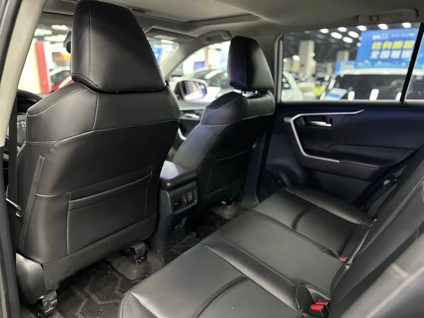 Toyota RAV4 Rongfang 2023 2.0L CVT 2WD Fashion Edition фото 11