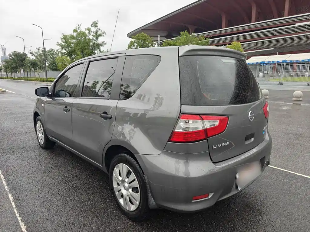 Фото 10 - Nissan Livina