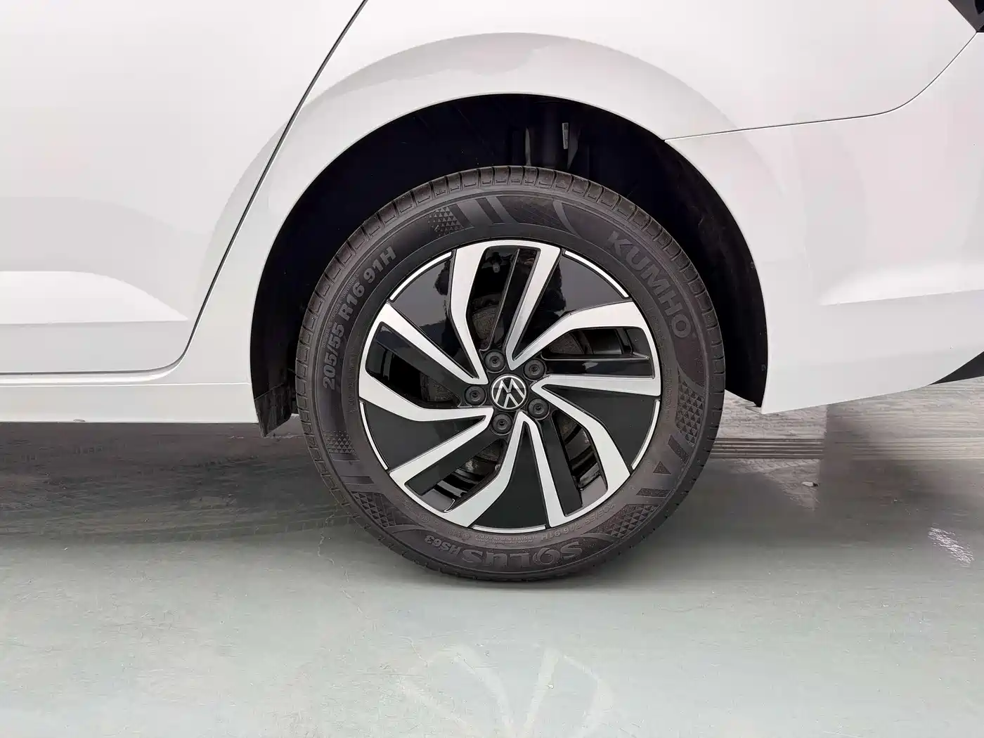 Volkswagen Lavida 2023 New Sharp 1.5L Auto Aspiration Edition фото 7