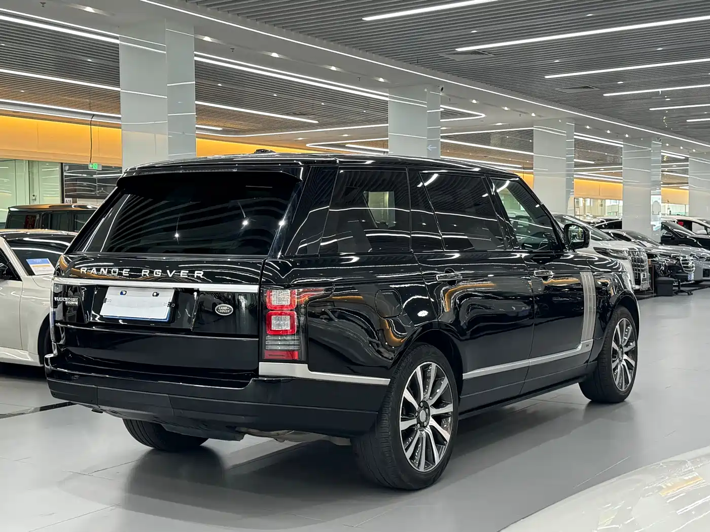 Land Rover Range Rover 2016 3.0 SC V6 Vogue SE Ultimate Autobiography LWB фото 3