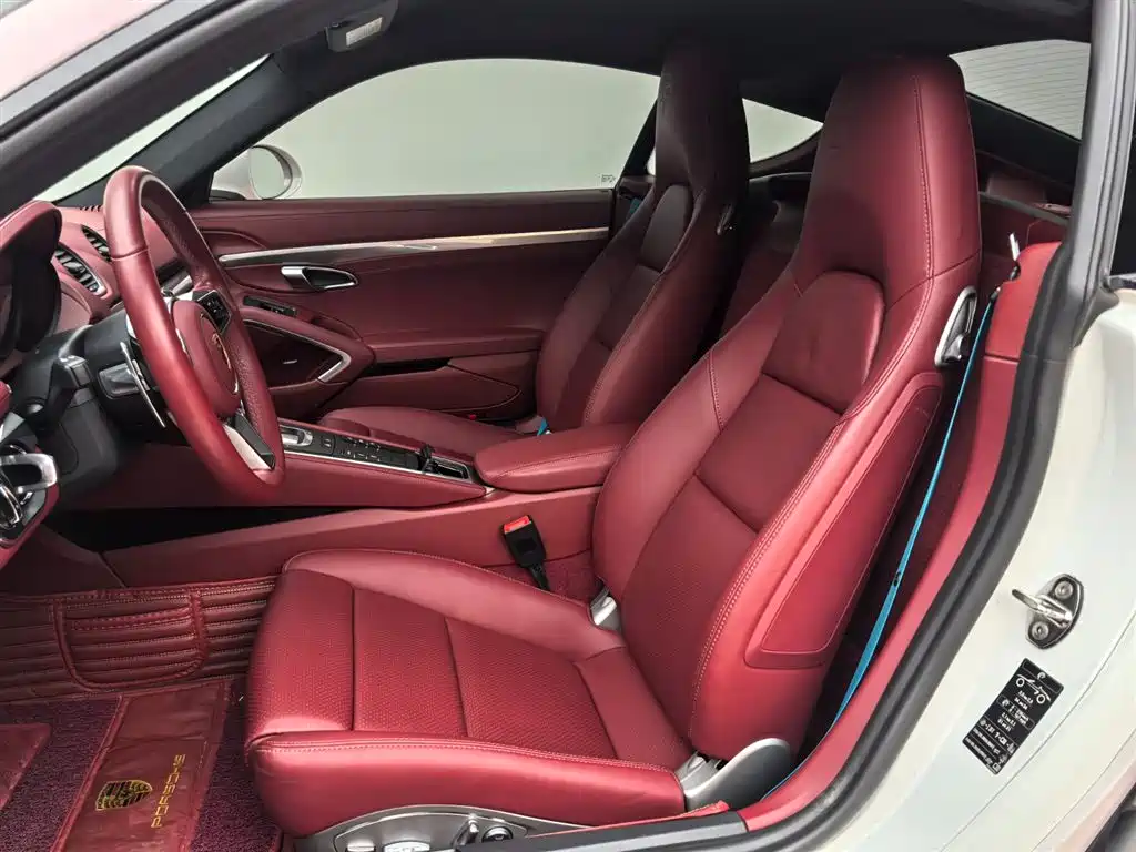 PORSCHE 718