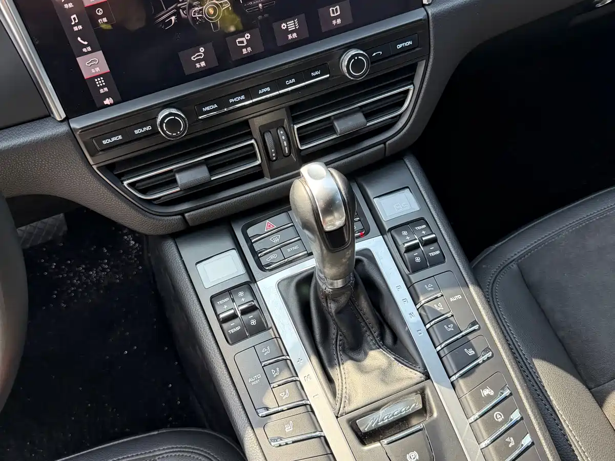 Porsche Macan 2018 Macan 2.0T фото 15