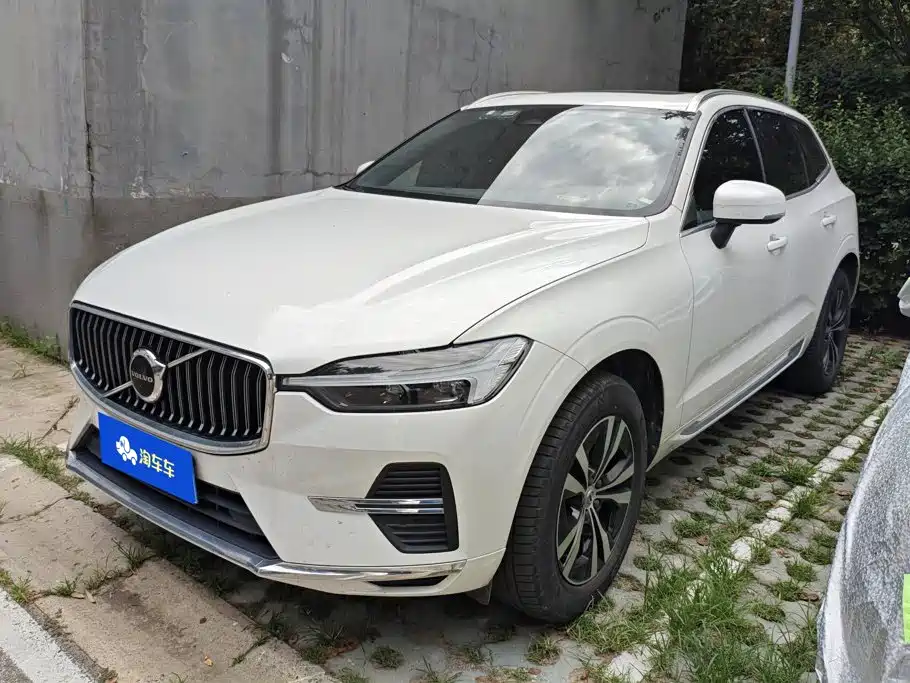 Volvo XC60 2024 B5 AWD Zhiyi Luxury Edition