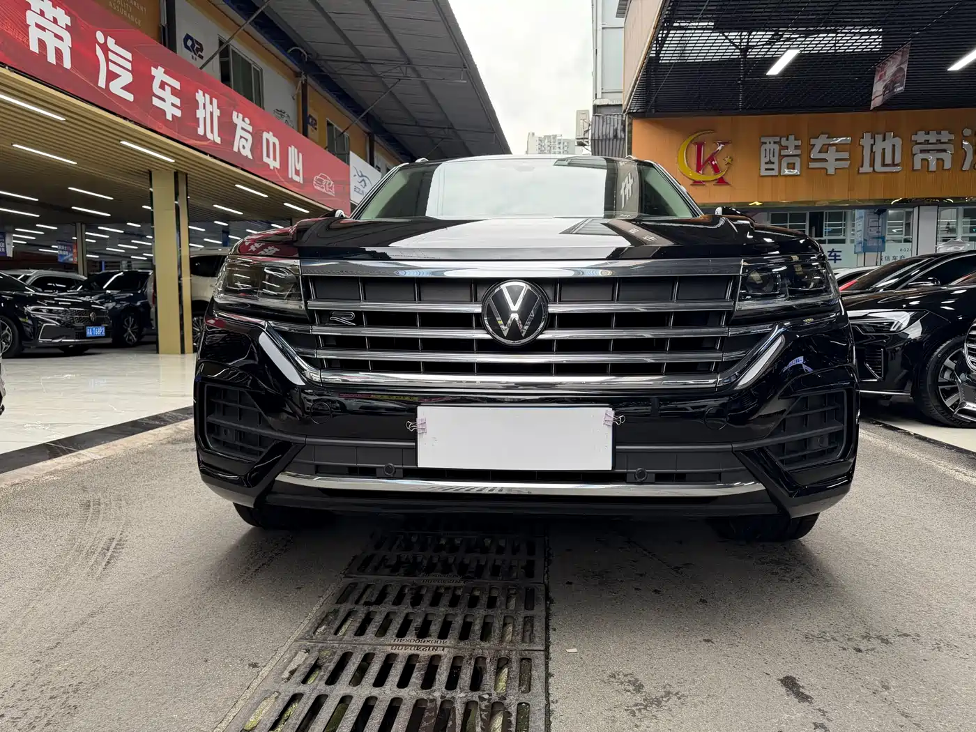 VOLKSWAGEN TOUAREG