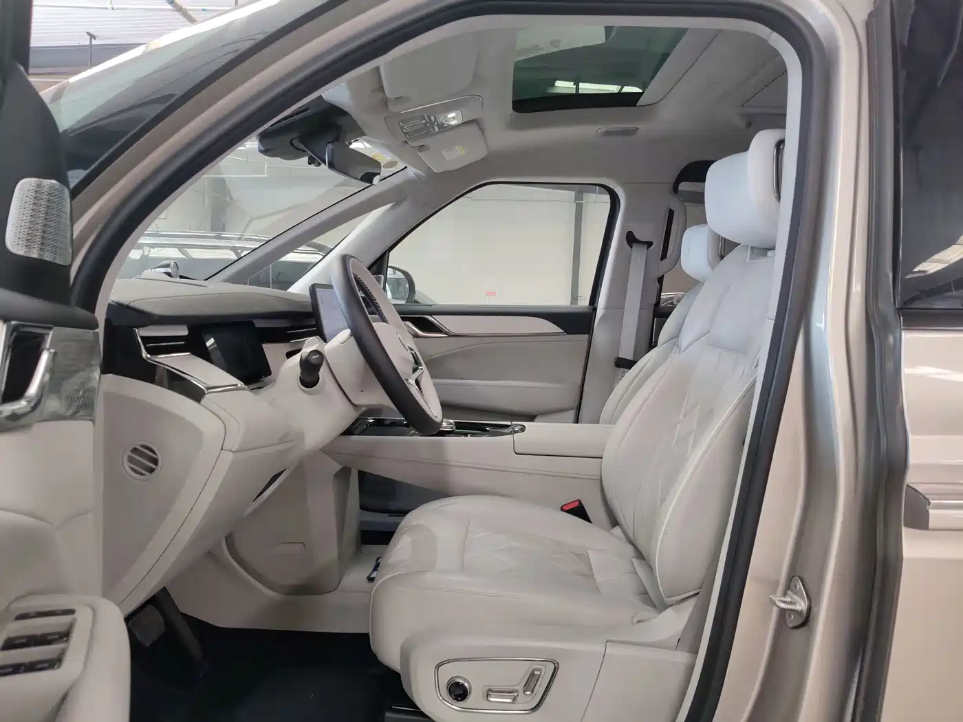 Volvo EM90 2024 2025 Ultra Six-Seater