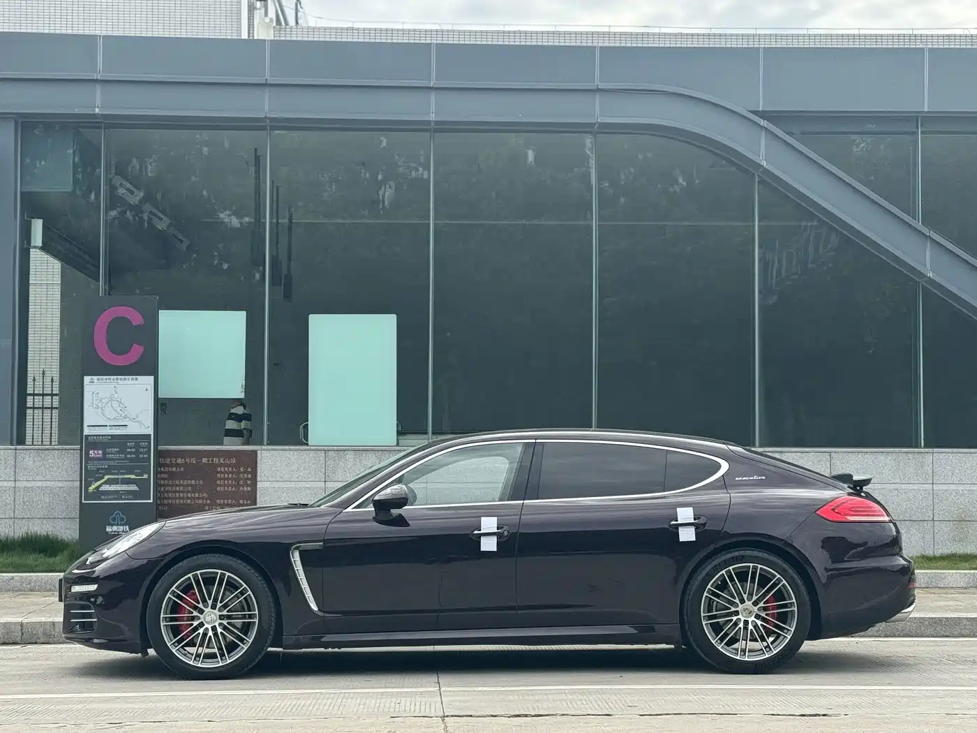 Фото 3 - Porsche Panamera