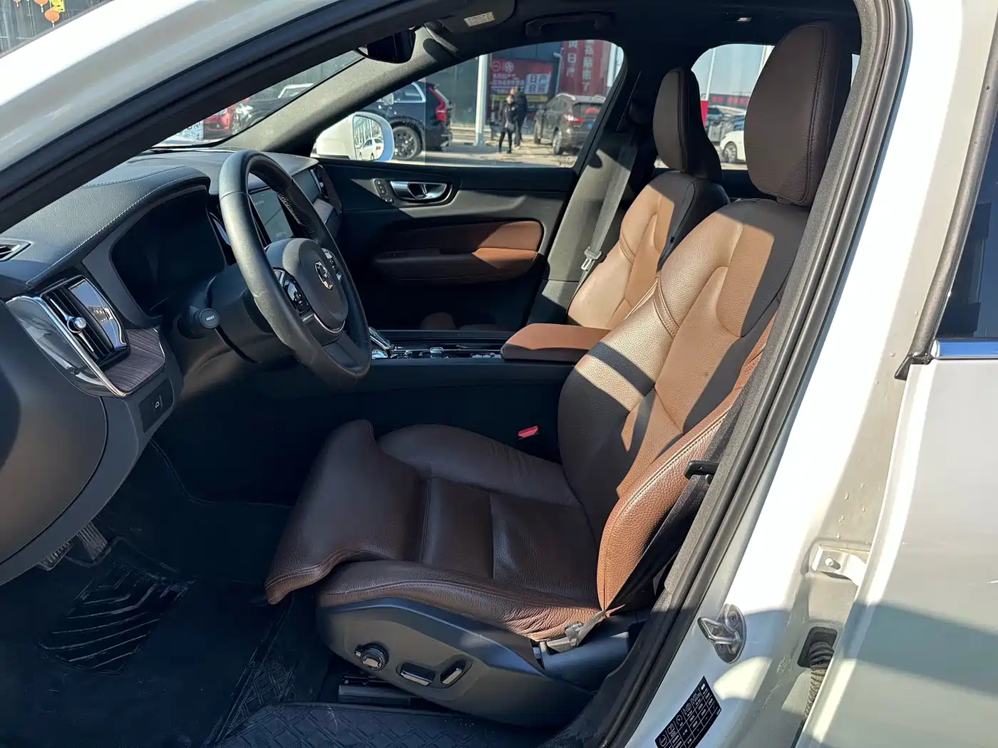 Фото 9 - Volvo XC60