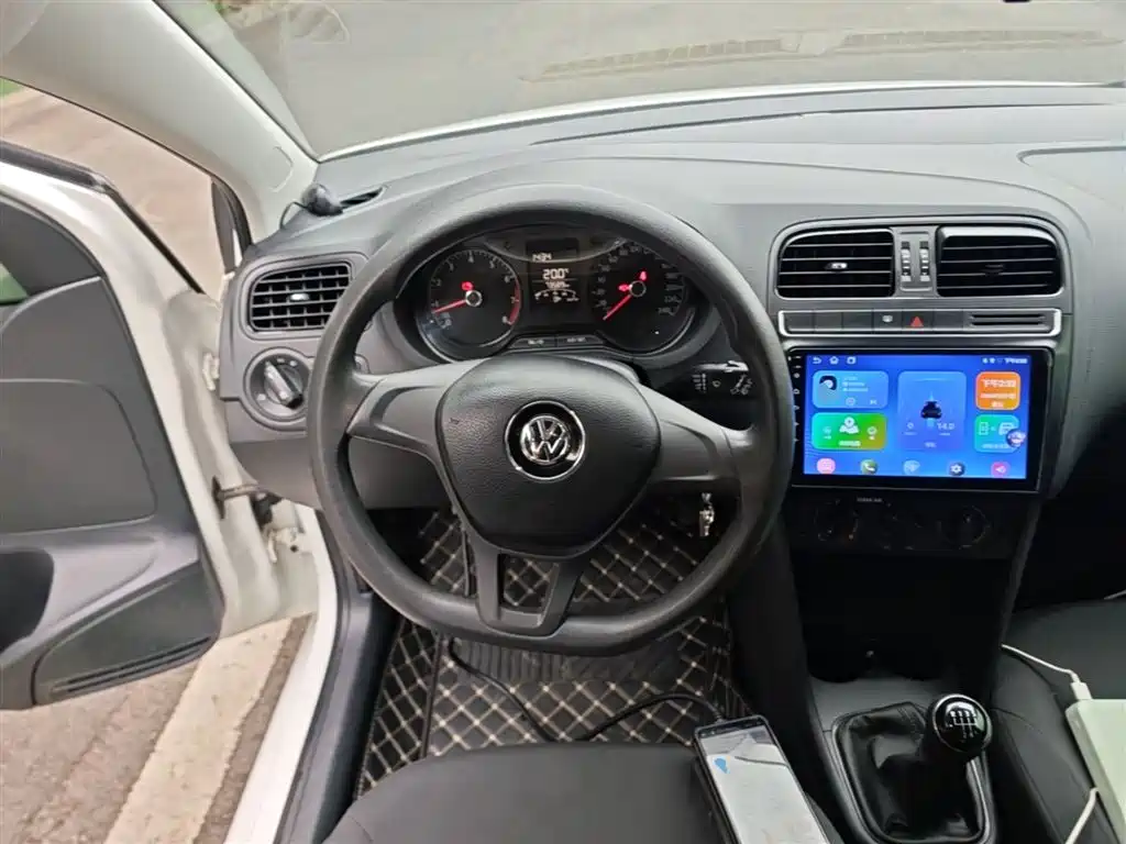 Volkswagen Polo 2016 1.4L Manual Trend фото 10