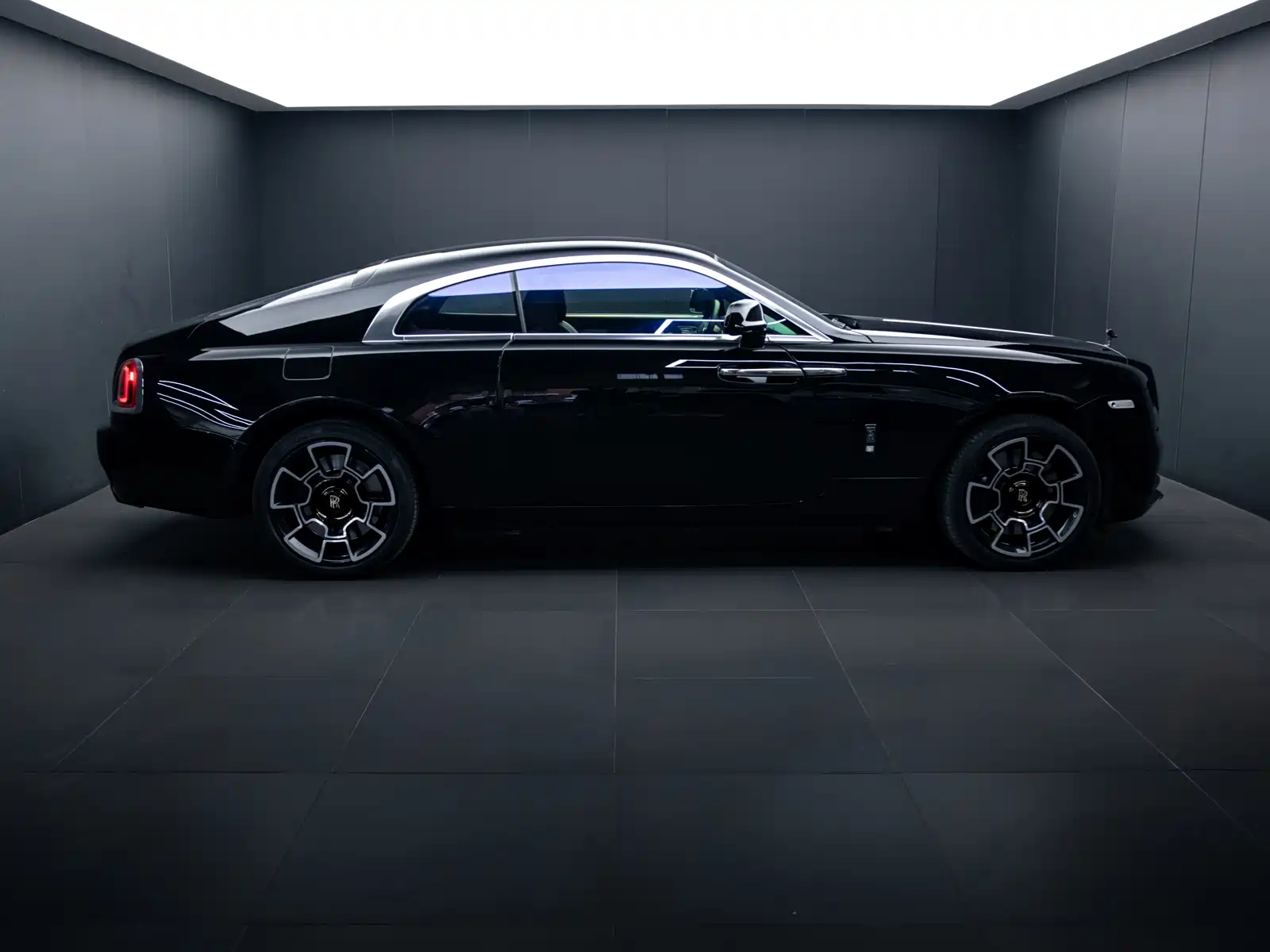 Фото 2 - Rolls-Royce Wraith