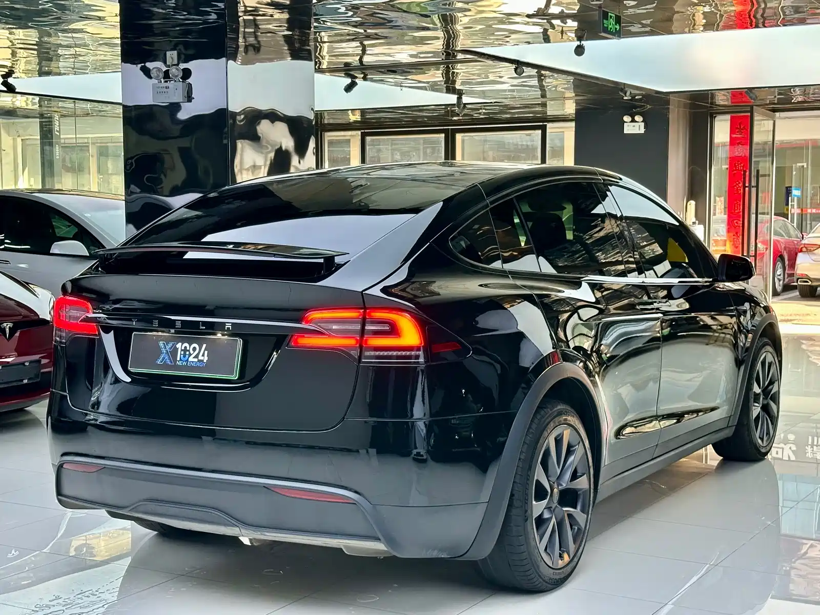 Фото 4 - Tesla Model X