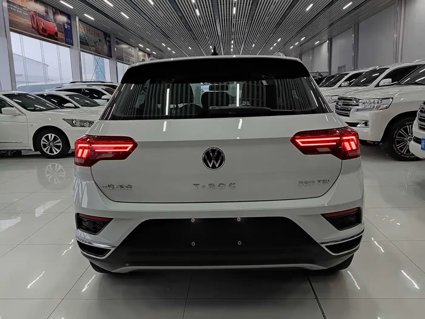 Volkswagen T-ROC 2022 280TSI DSG 2WD Elite PLUS фото 5