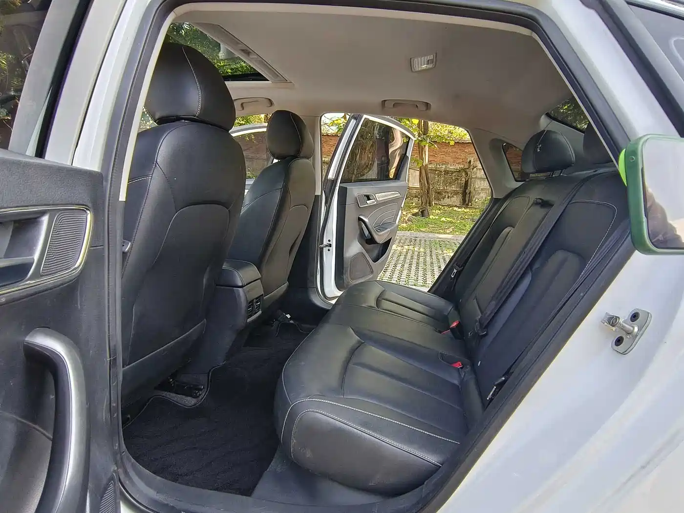 Roewe i6 2020 2020 PLUS 1.6L CVT 4G Connected Glory Holographic Edition
