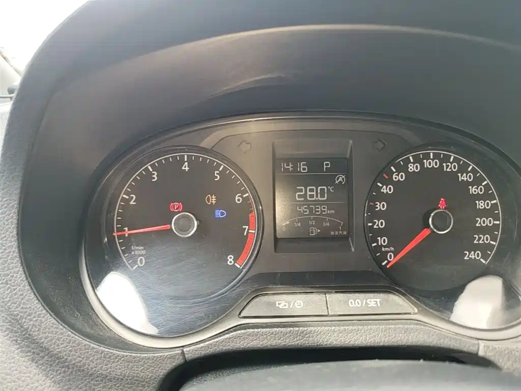 Volkswagen Polo 2018 1.5L Auto Safe Drive фото 11