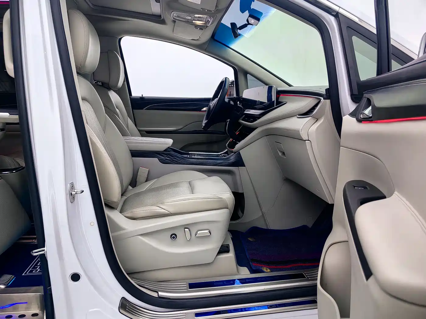 Buick GL8 2021 ES Landlord 653T Comfort фото 14