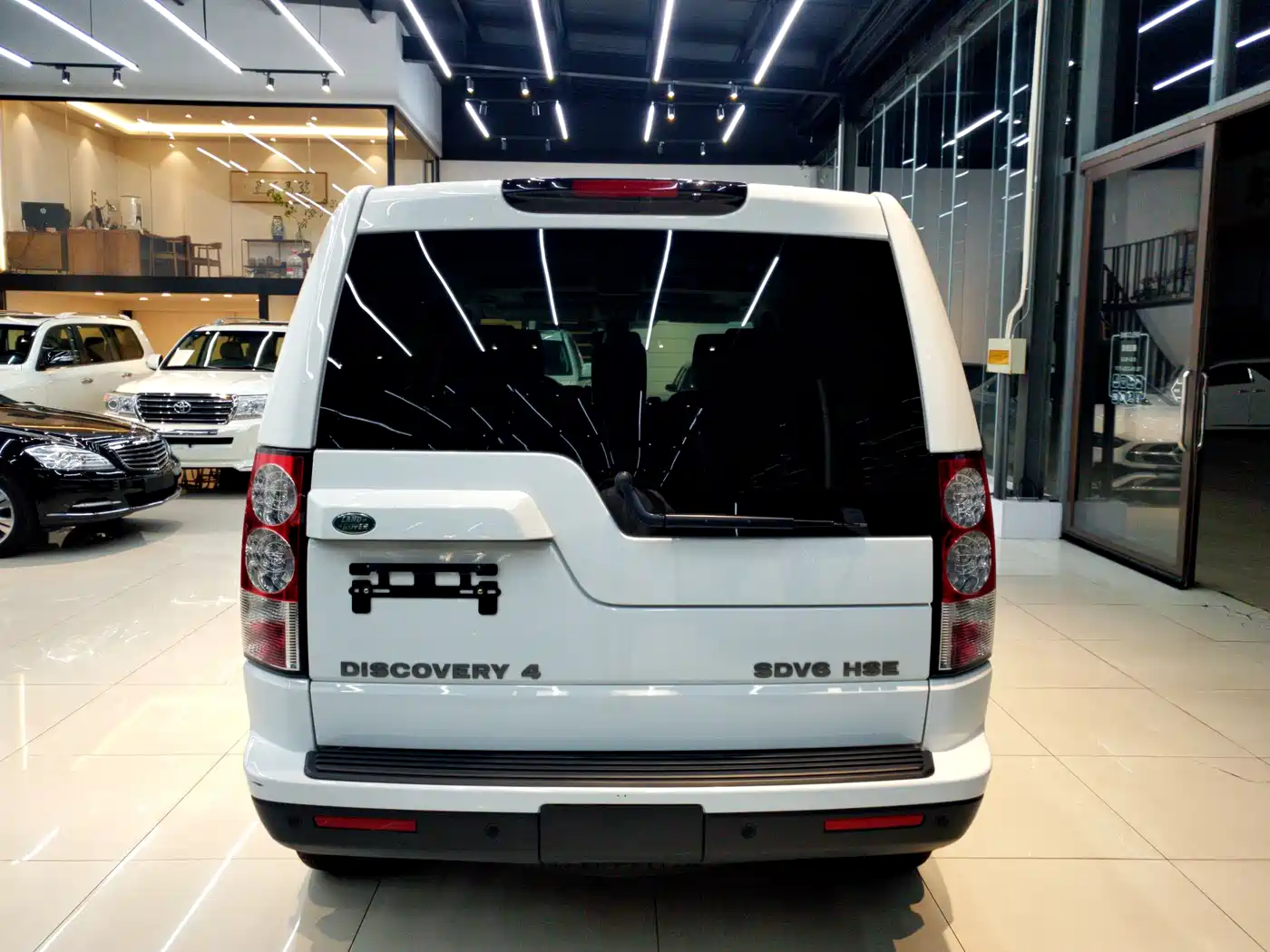 Land Rover Discovery 2013 3.0 SDV6 HSE Diesel фото 5