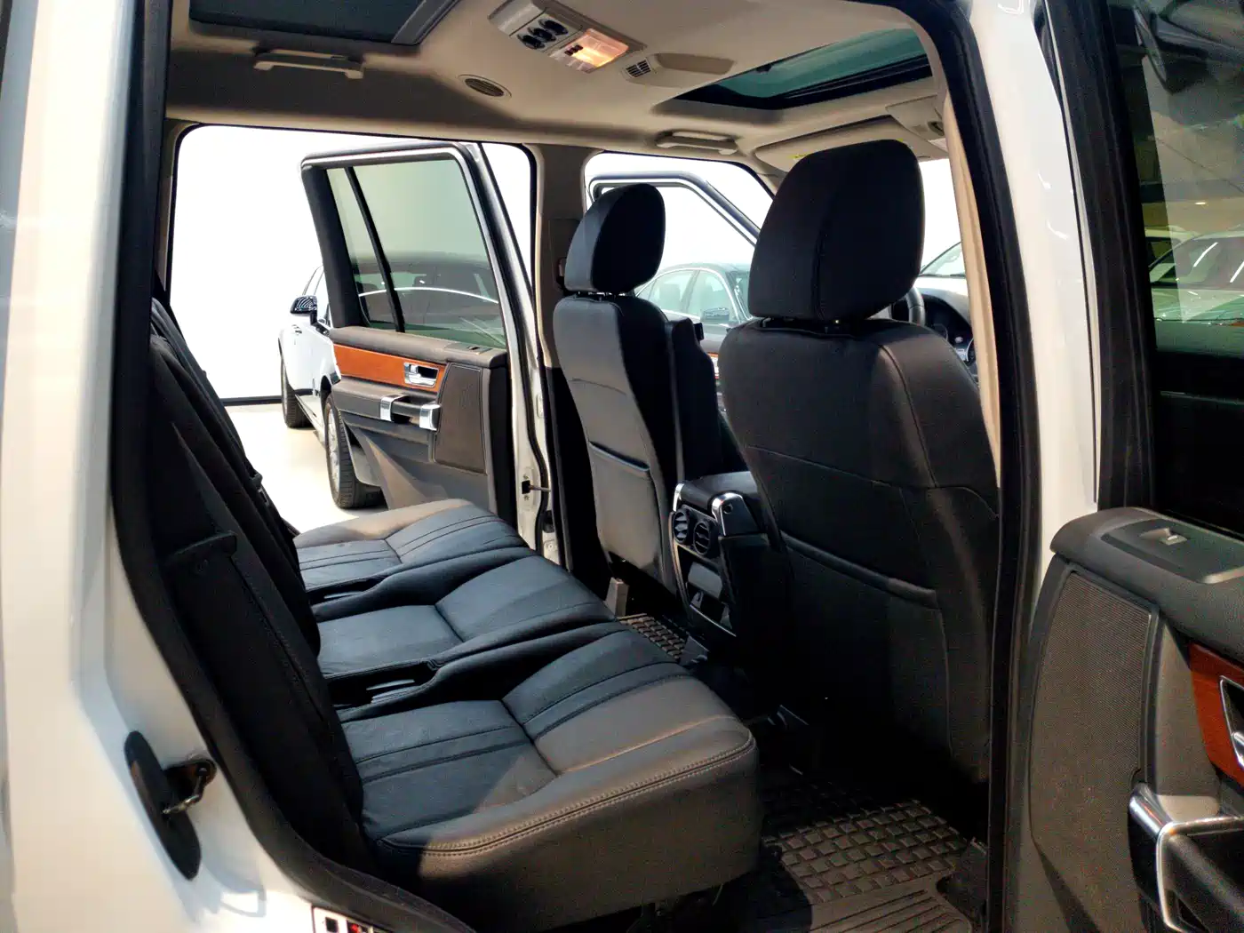 Land Rover Discovery 2013 3.0 SDV6 HSE Diesel фото 8