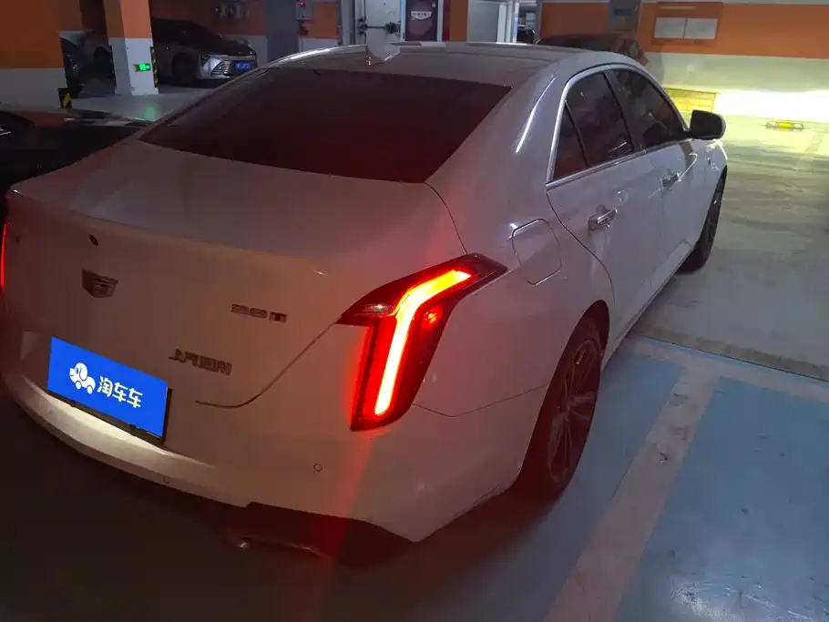 Cadillac CT4 2023 2022 28T Luxury Model
