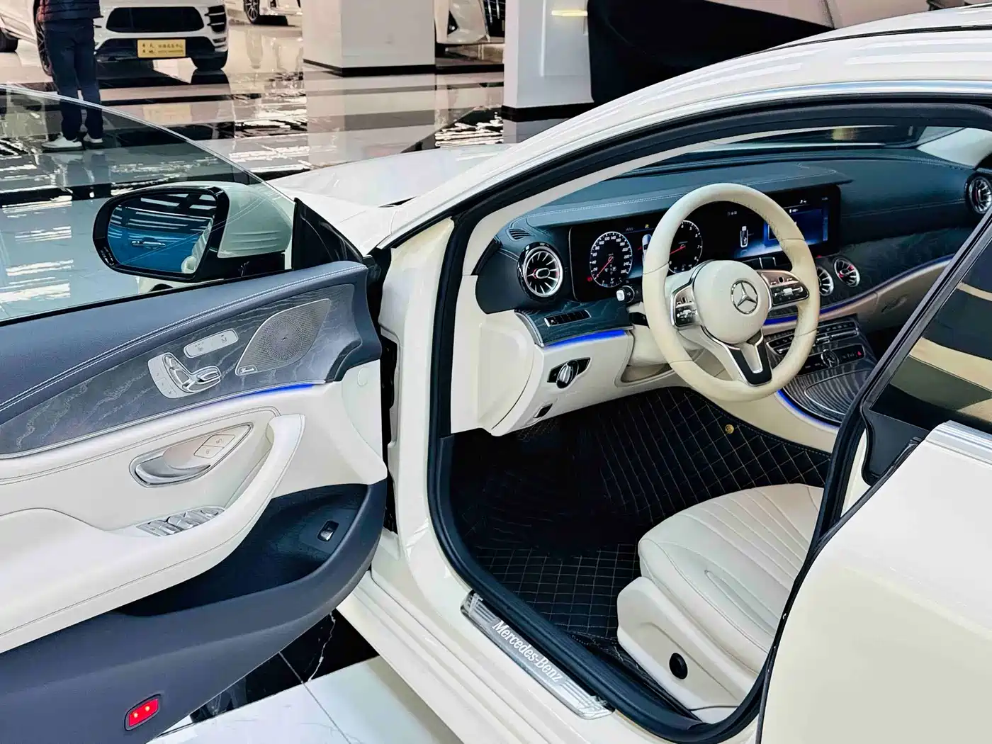 MERCEDES-BENZ CLS