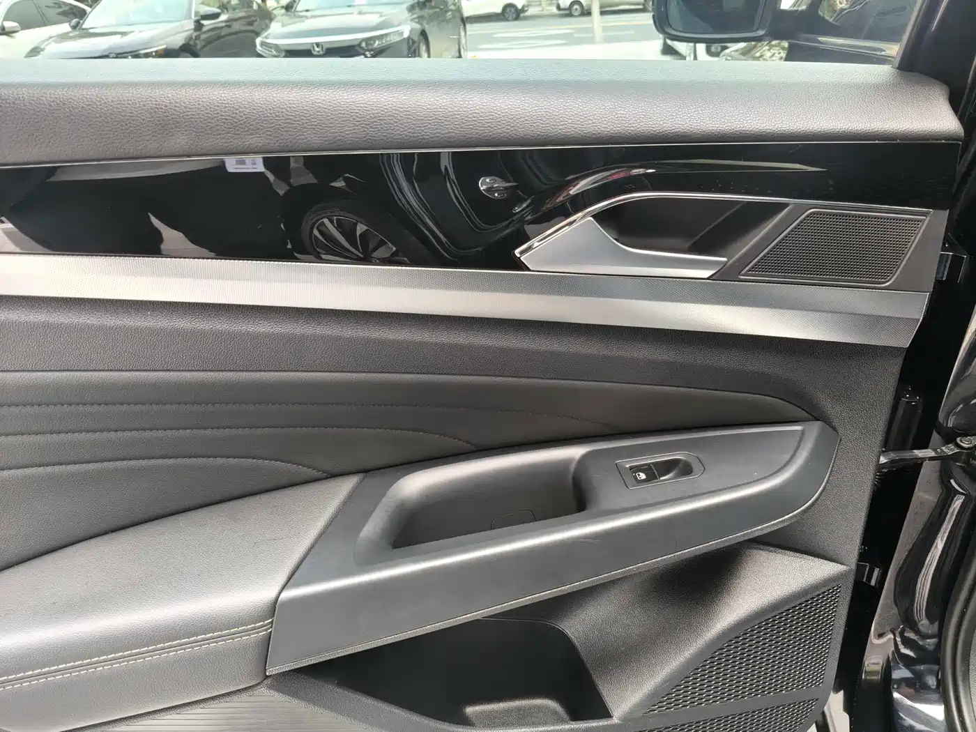 Volkswagen Passat 2022 330TSI Starlight Elite Edition фото 26