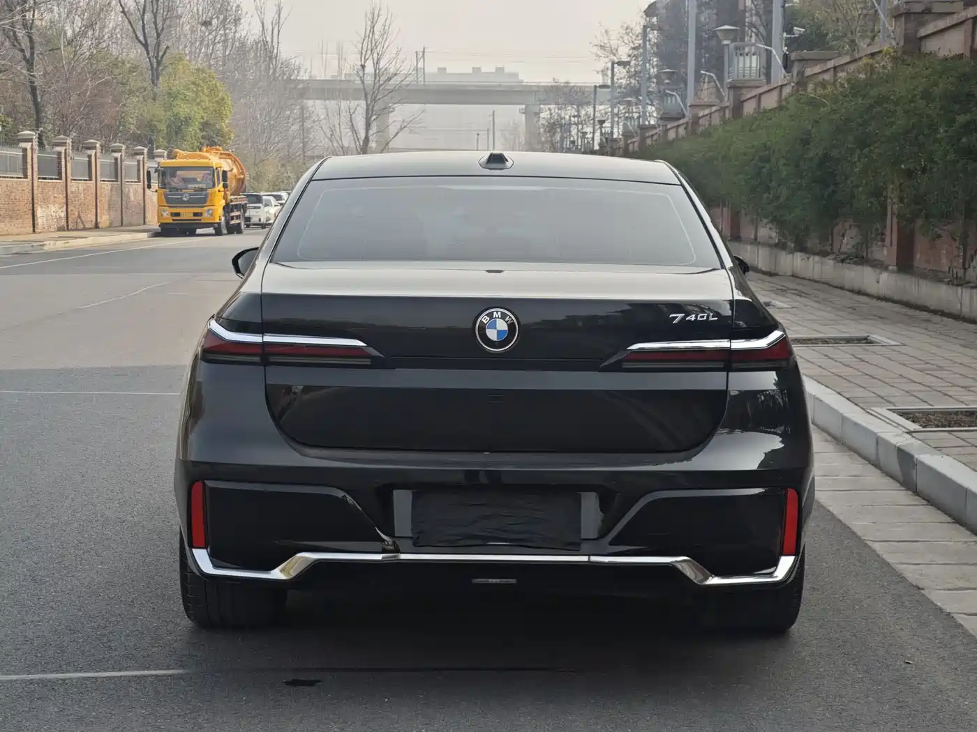 BMW 7 Series 2023 Model 735Li M Sport Package фото 10