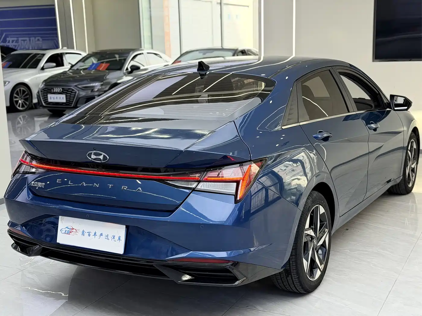 HYUNDAI ELANTRA